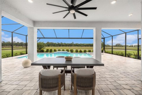 House in Wesley Chapel, Florida 5 bedrooms, 396.79 sq.m. № 1760440 - photo 28