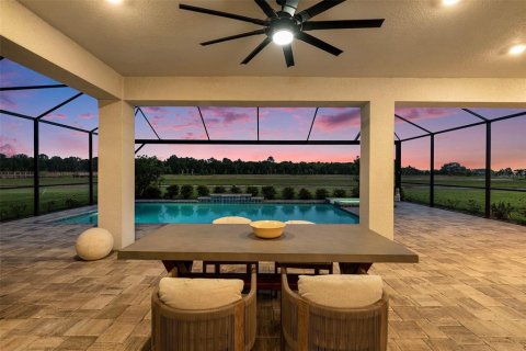 House in Wesley Chapel, Florida 5 bedrooms, 396.79 sq.m. № 1760440 - photo 5