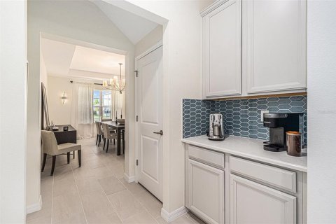 House in Wesley Chapel, Florida 5 bedrooms, 396.79 sq.m. № 1760440 - photo 17