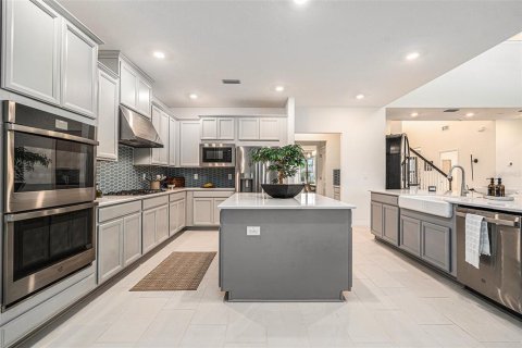House in Wesley Chapel, Florida 5 bedrooms, 396.79 sq.m. № 1760440 - photo 14
