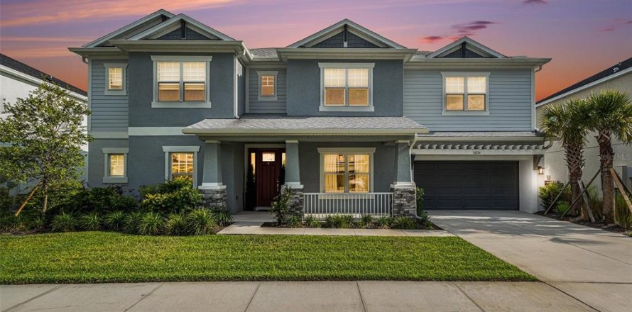 House in Wesley Chapel, Florida 5 bedrooms, 396.79 sq.m. № 1760440