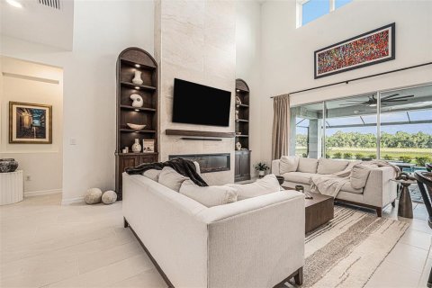 House in Wesley Chapel, Florida 5 bedrooms, 396.79 sq.m. № 1760440 - photo 3