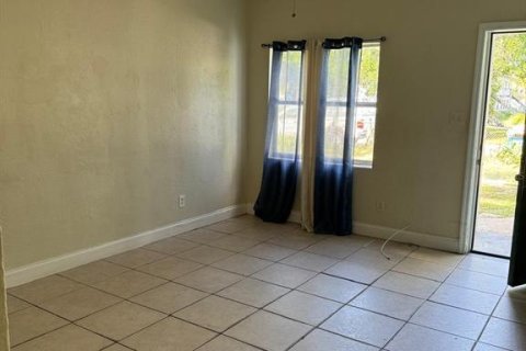 Villa ou maison à louer à Orlando, Floride: 4 chambres, 116.96 m2 № 1835237 - photo 6