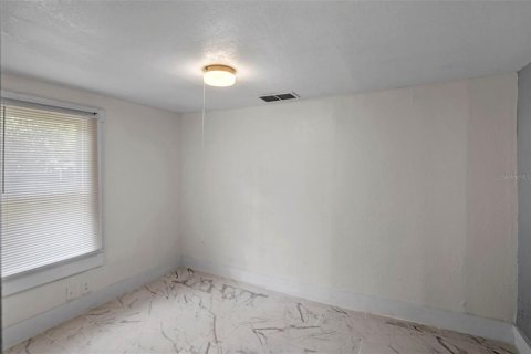 House in Sanford, Florida 4 bedrooms, 124.02 sq.m. № 1854075 - photo 9