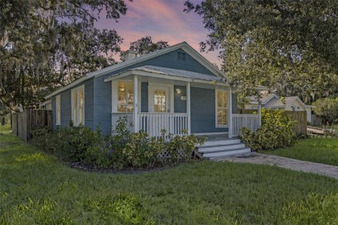 House in Sanford, Florida 4 bedrooms, 124.02 sq.m. № 1854075 - photo 1