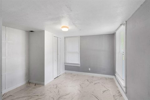 House in Sanford, Florida 4 bedrooms, 124.02 sq.m. № 1854075 - photo 8
