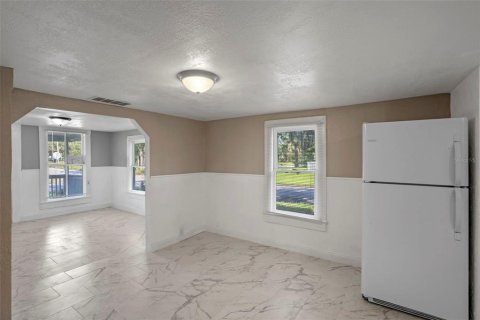 House in Sanford, Florida 4 bedrooms, 124.02 sq.m. № 1854075 - photo 6