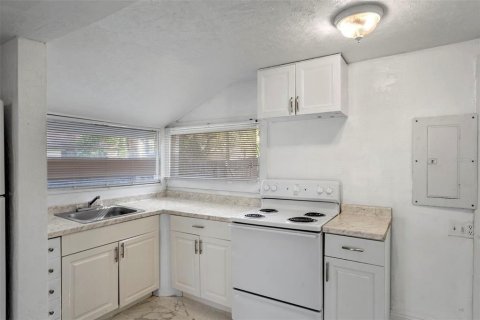 House in Sanford, Florida 4 bedrooms, 124.02 sq.m. № 1854075 - photo 5