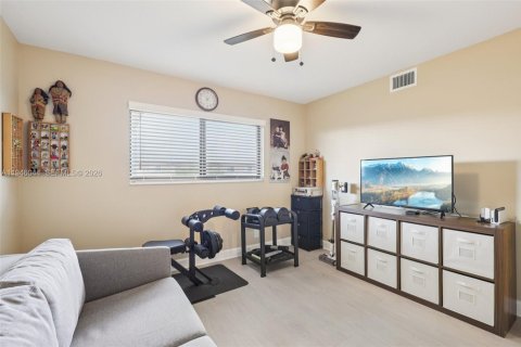 Condo in Lake Worth, Florida, 2 bedrooms  № 2002655 - photo 25
