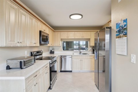 Condo in Lake Worth, Florida, 2 bedrooms  № 2002655 - photo 19