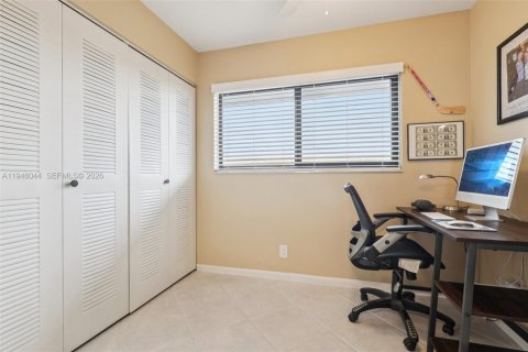 Condo in Lake Worth, Florida, 2 bedrooms  № 2002655 - photo 27