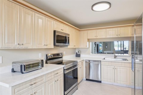 Condo in Lake Worth, Florida, 2 bedrooms  № 2002655 - photo 20