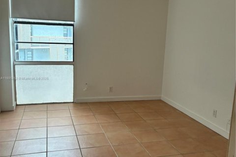 Condo in Aventura, Florida, 1 bedroom  № 1941977 - photo 8