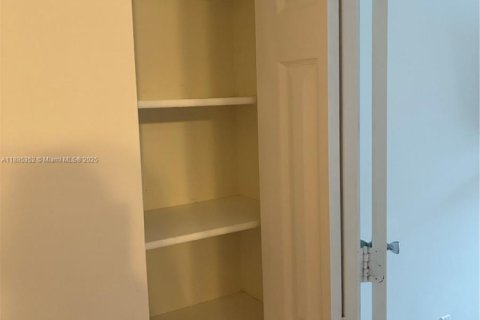 Condominio en alquiler en Aventura, Florida, 1 dormitorio, 68.84 m2 № 1941977 - foto 14