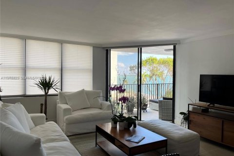 Снять в аренду кондоминиум в Майами, Флорида 1 спальня, 98.85м2, № 2044545 - фото 8