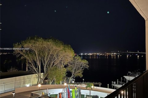 Снять в аренду кондоминиум в Майами, Флорида 1 спальня, 98.85м2, № 2044545 - фото 15