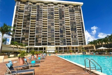 Снять в аренду кондоминиум в Майами, Флорида 1 спальня, 98.85м2, № 2044545 - фото 19