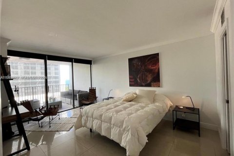 Снять в аренду кондоминиум в Майами, Флорида 1 спальня, 98.85м2, № 2044545 - фото 9