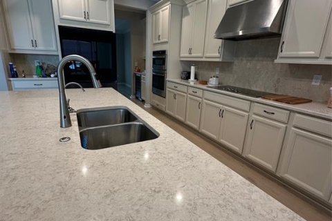 Casa en venta en Kissimmee, Florida, 5 dormitorios, 358.32 m2 № 1685479 - foto 22
