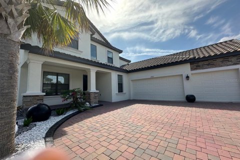 Casa en venta en Kissimmee, Florida, 5 dormitorios, 358.32 m2 № 1685479 - foto 3