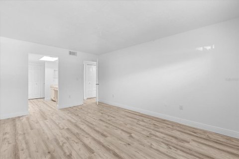 Condominio en venta en Leesburg, Florida, 3 dormitorios, 131.27 m2 № 1637514 - foto 10
