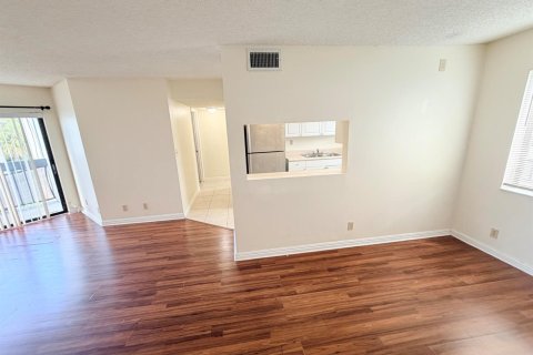 Condo in West Palm Beach, Florida, 1 bedroom  № 2375036 - photo 4