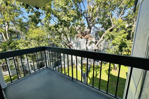 Condo in West Palm Beach, Florida, 1 bedroom  № 2375036 - photo 13