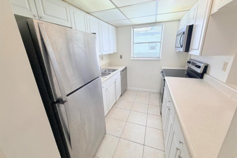 Condo in West Palm Beach, Florida, 1 bedroom № 2375036