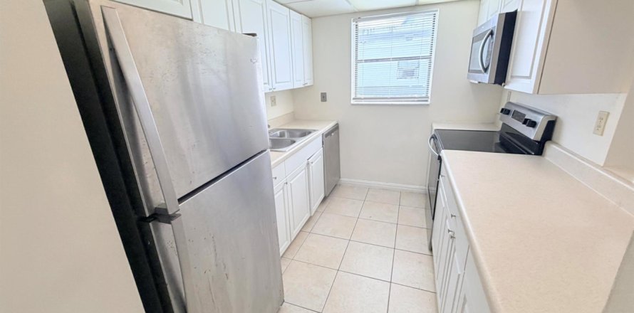 Condo in West Palm Beach, Florida, 1 bedroom  № 2375036