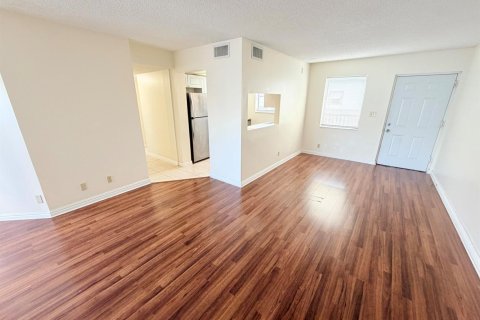 Condo in West Palm Beach, Florida, 1 bedroom  № 2375036 - photo 3