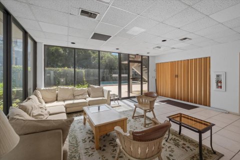 Condo in West Palm Beach, Florida, 1 bedroom  № 2375036 - photo 11