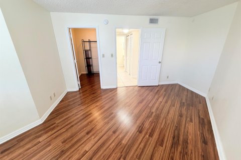 Condo in West Palm Beach, Florida, 1 bedroom  № 2375036 - photo 5