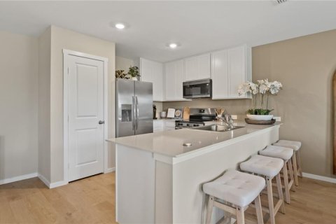 House in Edgewater, Florida 4 bedrooms, 168.25 sq.m. № 2425793 - photo 17