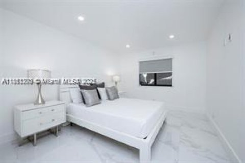 Adosado en venta en Miami, Florida, 4 dormitorios, 141.68 m2 № 1889438 - foto 11
