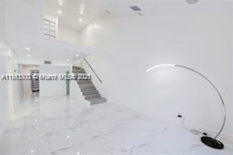 Adosado en venta en Miami, Florida, 4 dormitorios, 141.68 m2 № 1889438 - foto 3