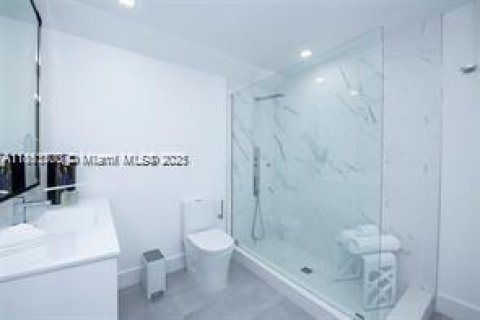 Adosado en venta en Miami, Florida, 4 dormitorios, 141.68 m2 № 1889438 - foto 20
