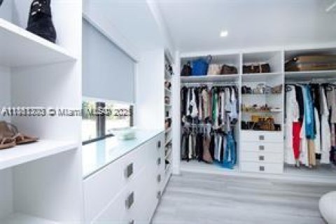 Adosado en venta en Miami, Florida, 4 dormitorios, 141.68 m2 № 1889438 - foto 18
