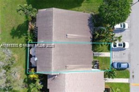 Adosado en venta en Miami, Florida, 4 dormitorios, 141.68 m2 № 1889438 - foto 23
