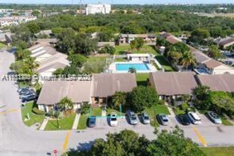 Adosado en venta en Miami, Florida, 4 dormitorios, 141.68 m2 № 1889438 - foto 25