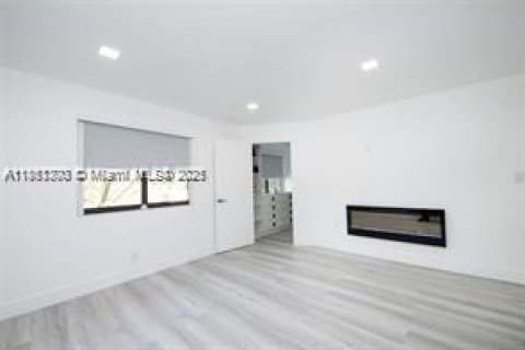 Adosado en venta en Miami, Florida, 4 dormitorios, 141.68 m2 № 1889438 - foto 17
