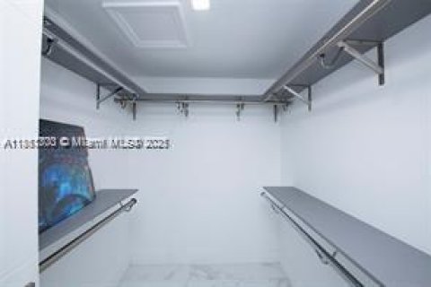 Adosado en venta en Miami, Florida, 4 dormitorios, 141.68 m2 № 1889438 - foto 12