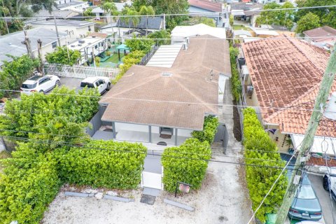 Villa ou maison à vendre à Miami, Floride: 3 chambres, 201.88 m2 № 1463033 - photo 1