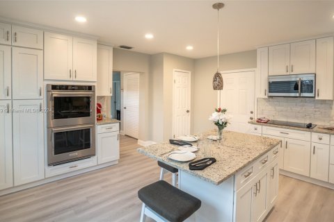 Villa ou maison à vendre à Miami, Floride: 3 chambres, 201.88 m2 № 1463033 - photo 28