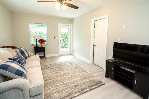 Villa ou maison à vendre à Miami, Floride: 3 chambres, 201.88 m2 № 1463033 - photo 13