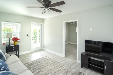 Villa ou maison à vendre à Miami, Floride: 3 chambres, 201.88 m2 № 1463033 - photo 10