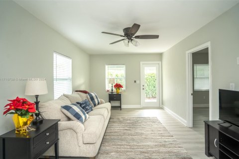 Villa ou maison à vendre à Miami, Floride: 3 chambres, 201.88 m2 № 1463033 - photo 14