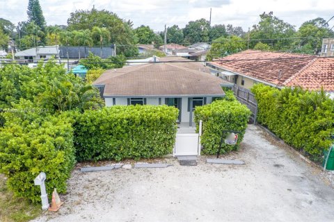 Villa ou maison à vendre à Miami, Floride: 3 chambres, 201.88 m2 № 1463033 - photo 2