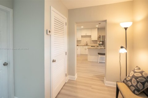 Villa ou maison à vendre à Miami, Floride: 3 chambres, 201.88 m2 № 1463033 - photo 17