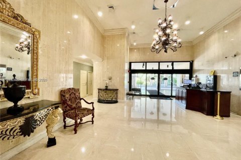 Condo in Hallandale Beach, Florida, 1 bedroom  № 2043382 - photo 11