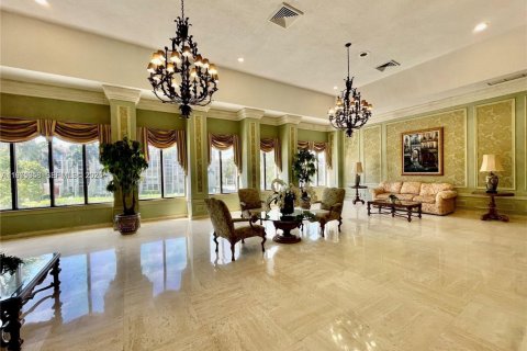 Condo in Hallandale Beach, Florida, 1 bedroom  № 2043382 - photo 13